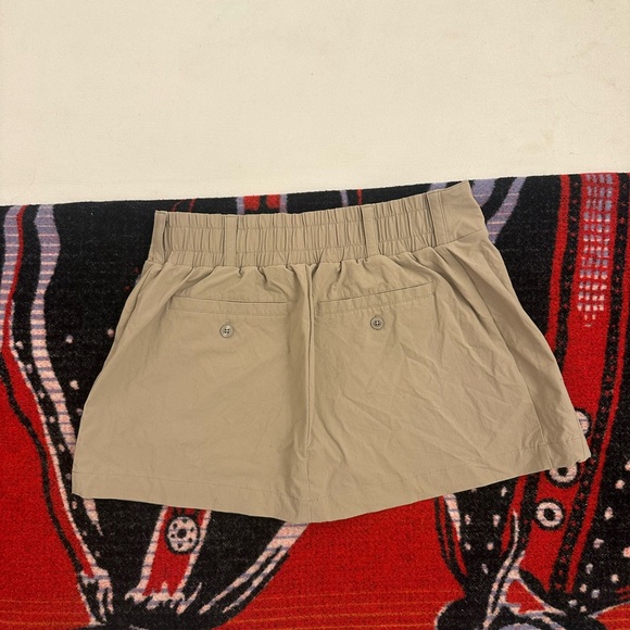 ALO Yoga Tan Skort - Picture 4 of 4